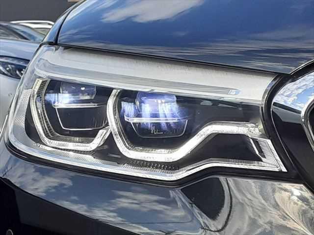 ���w�b�h���C�g�_����