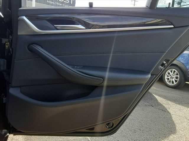 ���h�A�g����