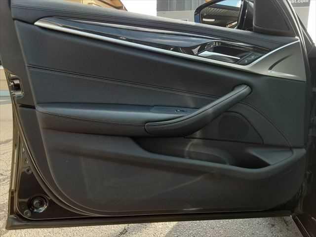 ���h�A�g����