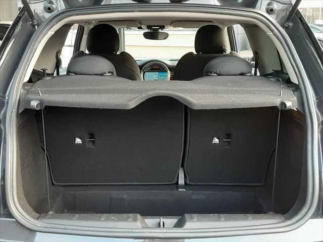 �����Q�b�W�X�y�[�X