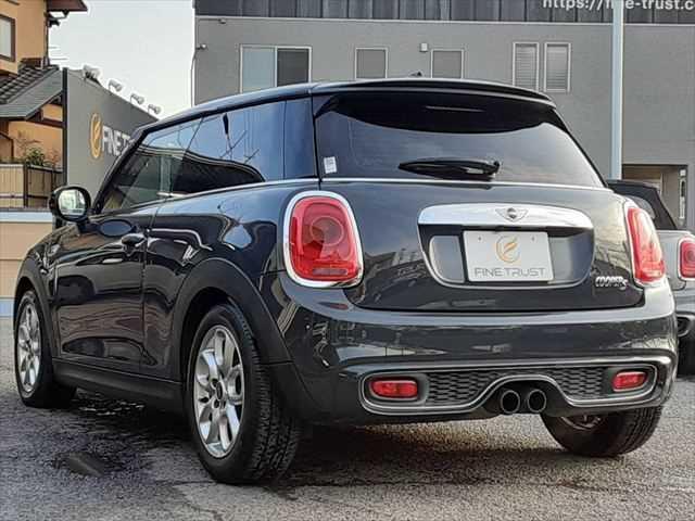 ���Ԃł��z���̏ꍇ�A�����P�X���t����C���^�[���疼�É����ʂɖ�T���B�d�Ԃł��z���̏ꍇ�A�Ŋ��w�u�i�q�t����w�v�ɂȂ�܂��B