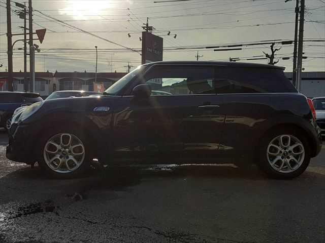 �X�ܕ~�n���ɒ��ԃX�y�[�X���������܂��B���Ԃł̂���������l���̕��͂����S����������