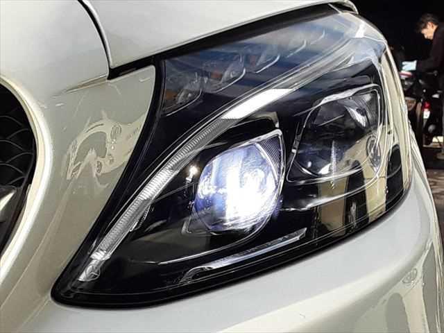 ���w�b�h���C�g�_����