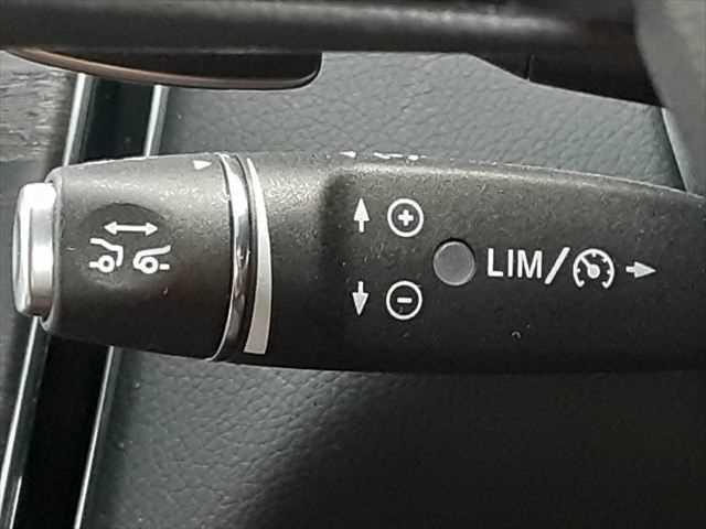 �����[�_�[�N���[�Y�R���g���[��