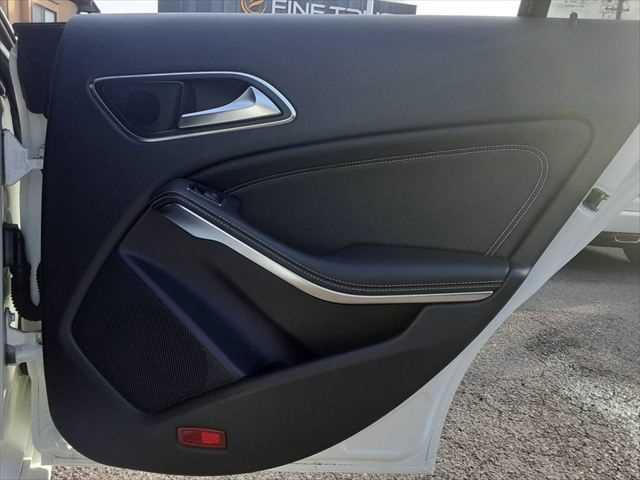 ���h�A�g����