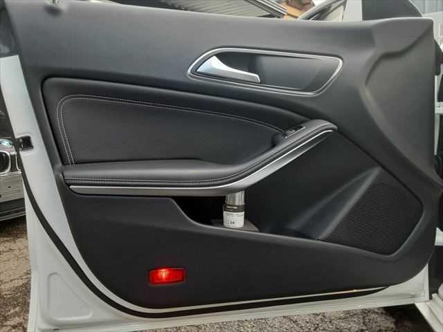 ���h�A�g����