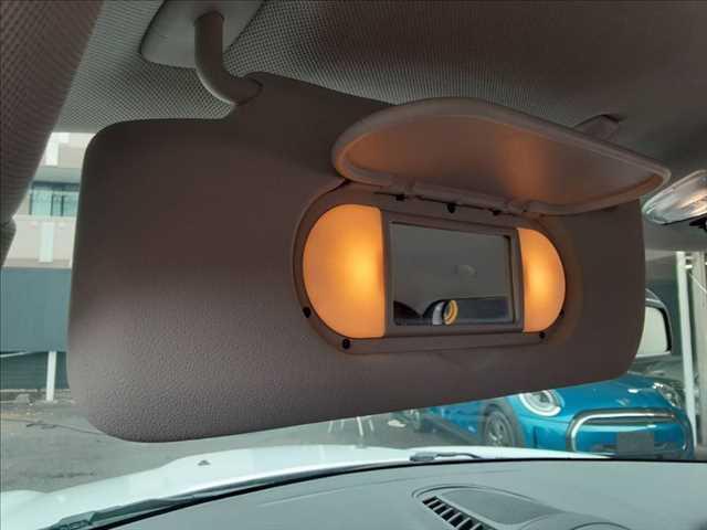 ���o�j�e�B�[�~���[