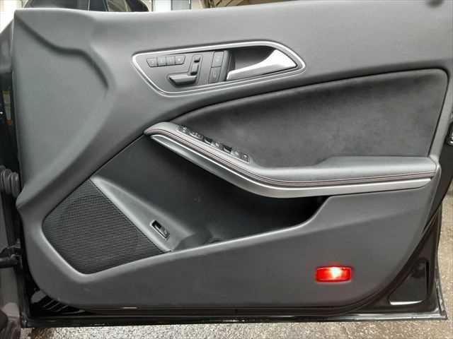 ���h�A�g����