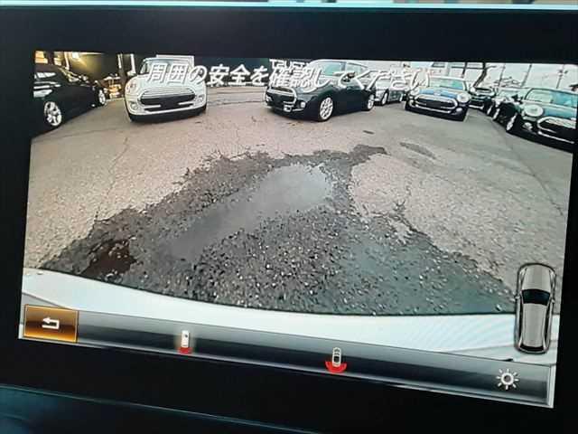 ���o�b�N�J����