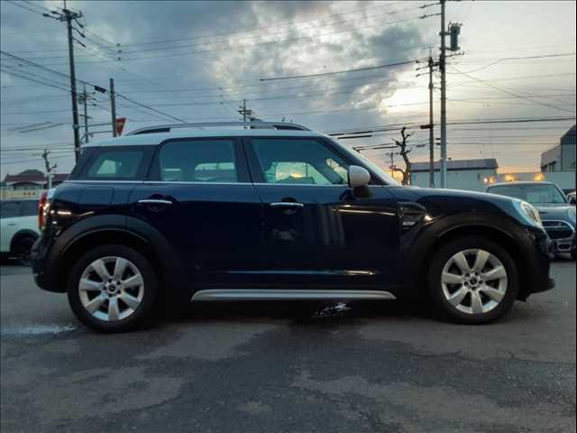 �P�R�N�o�߁A�P�O�����������̎ԗ��ł���΍Œ��Q�N�Ԃ̕ۏ؂ɂ��������������܂��B���Ԓ��̑��s�����A�C���񐔂͂Ȃ�Ɩ����������A���Օi�ȊO��ΏۂƂ����L�͈͂̕ۏ؃v���������p�ӂ������Ă���܂��B