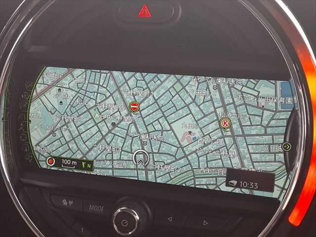 ＭＩＮＩ クーパー　ＬＥＤヘッドライト　純正ＨＤＤナビ　バックカメラ　Ｂｌｕｅｔｏｏｔｈ　ＭＴモード付オートマチックシフト　禁煙車　キーレスエントリー　純正１５インチアルミホイール　ミュージックサーバー（4枚目）