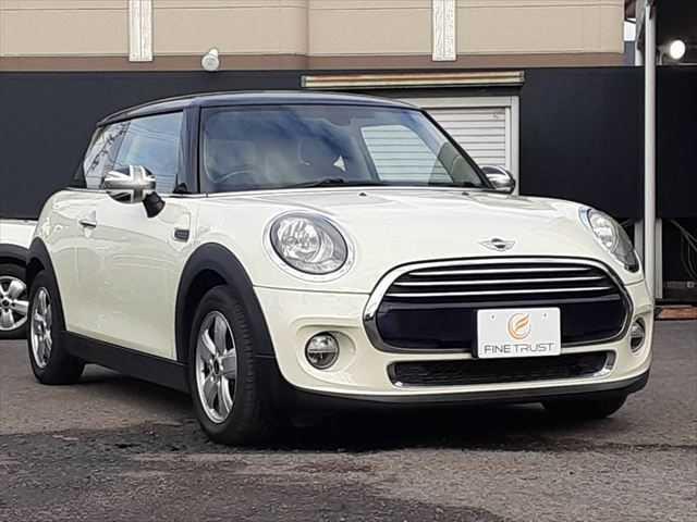 ＭＩＮＩ クーパー　ＬＥＤヘッドライト　純正ＨＤＤナビ　バックカメラ　Ｂｌｕｅｔｏｏｔｈ　ＭＴモード付オートマチックシフト　禁煙車　キーレスエントリー　純正１５インチアルミホイール　ミュージックサーバー（14枚目）