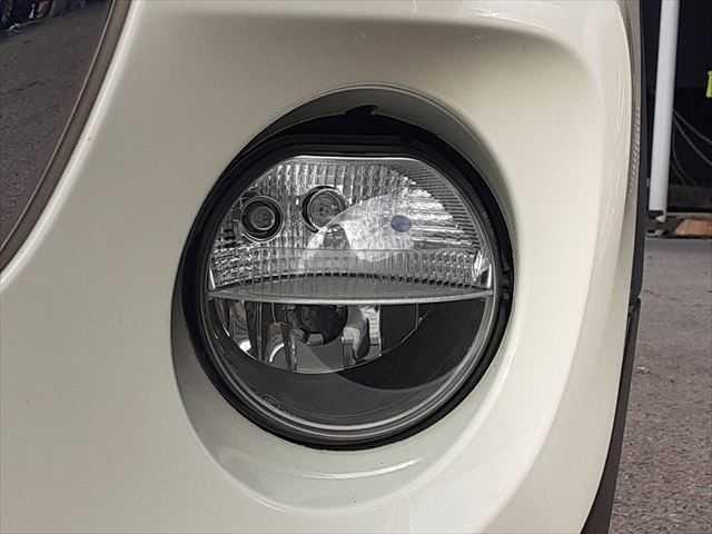 ＭＩＮＩ クーパー　ＬＥＤヘッドライト　純正ＨＤＤナビ　バックカメラ　Ｂｌｕｅｔｏｏｔｈ　ＭＴモード付オートマチックシフト　禁煙車　キーレスエントリー　純正１５インチアルミホイール　ミュージックサーバー（23枚目）