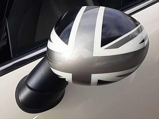 ＭＩＮＩ クーパー　ＬＥＤヘッドライト　純正ＨＤＤナビ　バックカメラ　Ｂｌｕｅｔｏｏｔｈ　ＭＴモード付オートマチックシフト　禁煙車　キーレスエントリー　純正１５インチアルミホイール　ミュージックサーバー（25枚目）