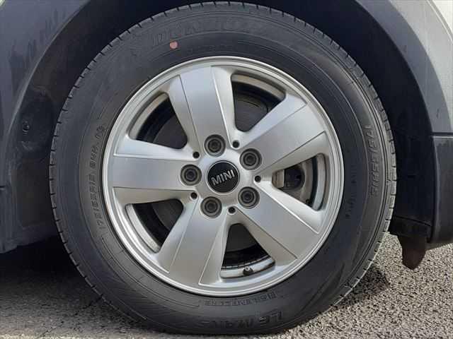 ＭＩＮＩ クーパー　ＬＥＤヘッドライト　純正ＨＤＤナビ　バックカメラ　Ｂｌｕｅｔｏｏｔｈ　ＭＴモード付オートマチックシフト　禁煙車　キーレスエントリー　純正１５インチアルミホイール　ミュージックサーバー（26枚目）