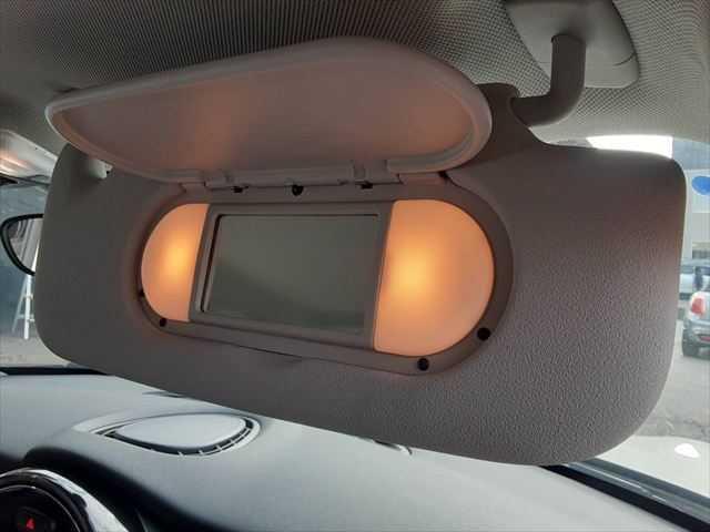 ＭＩＮＩ クーパー　ＬＥＤヘッドライト　純正ＨＤＤナビ　バックカメラ　Ｂｌｕｅｔｏｏｔｈ　ＭＴモード付オートマチックシフト　禁煙車　キーレスエントリー　純正１５インチアルミホイール　ミュージックサーバー（43枚目）