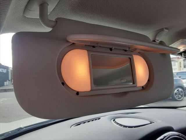 ＭＩＮＩ クーパー　ＬＥＤヘッドライト　純正ＨＤＤナビ　バックカメラ　Ｂｌｕｅｔｏｏｔｈ　ＭＴモード付オートマチックシフト　禁煙車　キーレスエントリー　純正１５インチアルミホイール　ミュージックサーバー（44枚目）
