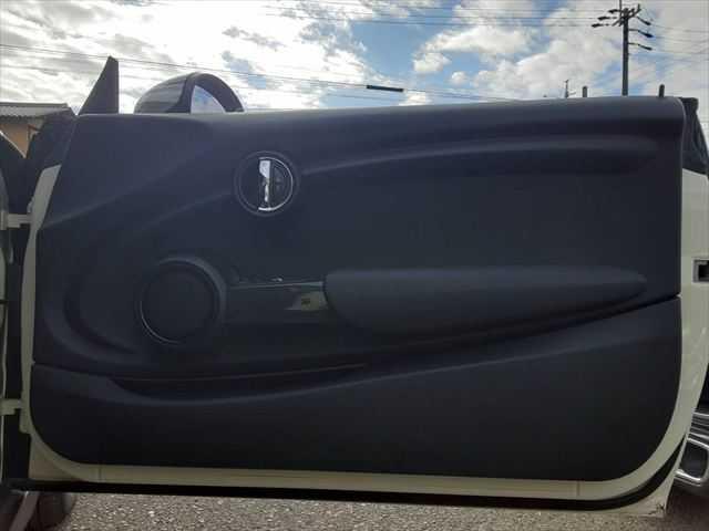 ＭＩＮＩ クーパー　ＬＥＤヘッドライト　純正ＨＤＤナビ　バックカメラ　Ｂｌｕｅｔｏｏｔｈ　ＭＴモード付オートマチックシフト　禁煙車　キーレスエントリー　純正１５インチアルミホイール　ミュージックサーバー（47枚目）