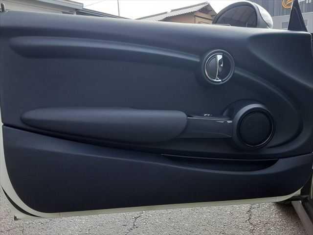 ＭＩＮＩ クーパー　ＬＥＤヘッドライト　純正ＨＤＤナビ　バックカメラ　Ｂｌｕｅｔｏｏｔｈ　ＭＴモード付オートマチックシフト　禁煙車　キーレスエントリー　純正１５インチアルミホイール　ミュージックサーバー（52枚目）