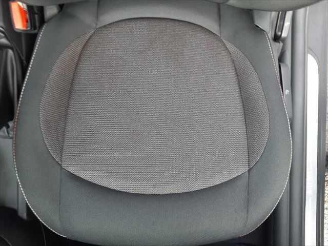 ＭＩＮＩ クーパー　ＬＥＤヘッドライト　純正ＨＤＤナビ　バックカメラ　Ｂｌｕｅｔｏｏｔｈ　ＭＴモード付オートマチックシフト　禁煙車　キーレスエントリー　純正１５インチアルミホイール　ミュージックサーバー（54枚目）