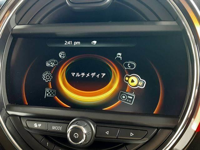 ＭＩＮＩ クーパーＳ　ペッパーパッケージ　ＬＥＤヘッドライト　純正ＨＤＤナビ　Ｂｌｕｅｔｏｏｔｈ　キーレスエントリー　禁煙車　オートライト　ＭＴモード付　純正１６インチアルミホイール　アイドリングストップ　ミラー型ＥＴＣ（5枚目）