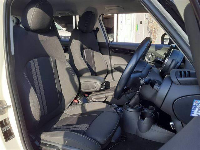 ＭＩＮＩ クーパーＳ　ペッパーパッケージ　ＬＥＤヘッドライト　純正ＨＤＤナビ　Ｂｌｕｅｔｏｏｔｈ　キーレスエントリー　禁煙車　オートライト　ＭＴモード付　純正１６インチアルミホイール　アイドリングストップ　ミラー型ＥＴＣ（6枚目）
