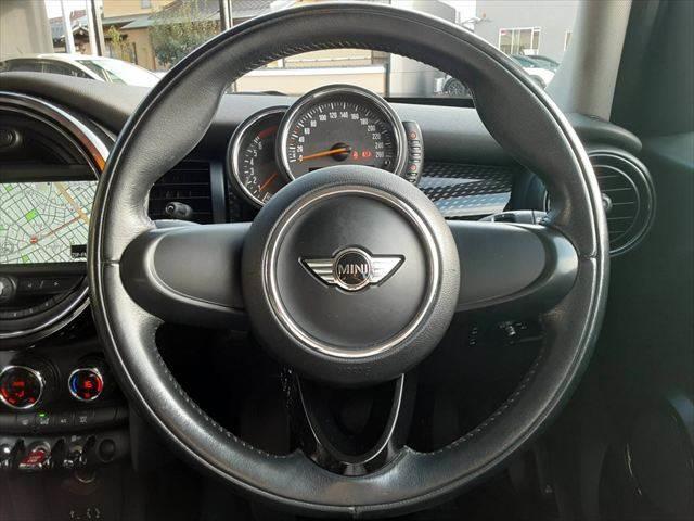 ＭＩＮＩ クーパーＳ　ペッパーパッケージ　ＬＥＤヘッドライト　純正ＨＤＤナビ　Ｂｌｕｅｔｏｏｔｈ　キーレスエントリー　禁煙車　オートライト　ＭＴモード付　純正１６インチアルミホイール　アイドリングストップ　ミラー型ＥＴＣ（9枚目）