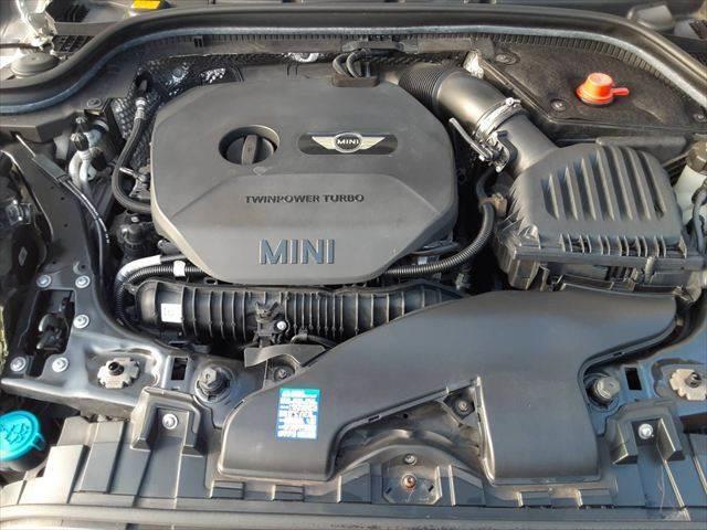 ＭＩＮＩ クーパーＳ　ペッパーパッケージ　ＬＥＤヘッドライト　純正ＨＤＤナビ　Ｂｌｕｅｔｏｏｔｈ　キーレスエントリー　禁煙車　オートライト　ＭＴモード付　純正１６インチアルミホイール　アイドリングストップ　ミラー型ＥＴＣ（29枚目）