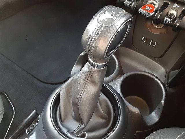 ＭＩＮＩ クーパーＳ　ペッパーパッケージ　ＬＥＤヘッドライト　純正ＨＤＤナビ　Ｂｌｕｅｔｏｏｔｈ　キーレスエントリー　禁煙車　オートライト　ＭＴモード付　純正１６インチアルミホイール　アイドリングストップ　ミラー型ＥＴＣ（32枚目）