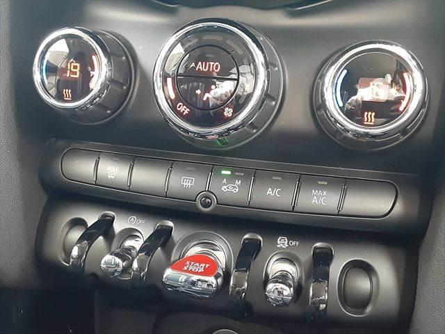 ＭＩＮＩ クーパーＳ　ペッパーパッケージ　ＬＥＤヘッドライト　純正ＨＤＤナビ　Ｂｌｕｅｔｏｏｔｈ　キーレスエントリー　禁煙車　オートライト　ＭＴモード付　純正１６インチアルミホイール　アイドリングストップ　ミラー型ＥＴＣ（33枚目）