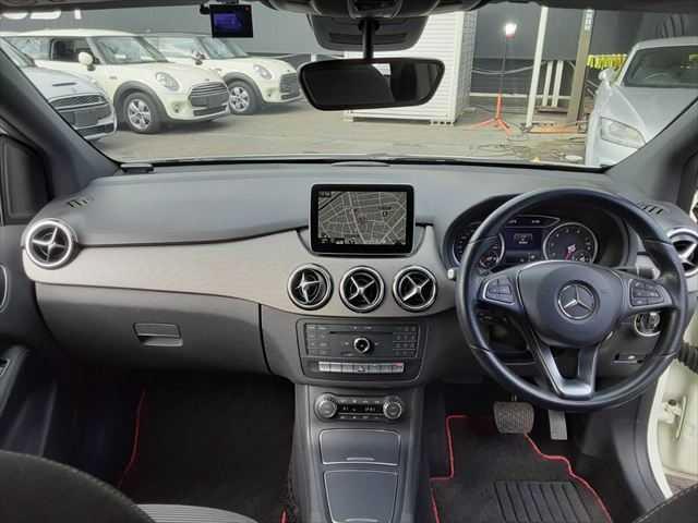 ���C���p�l����