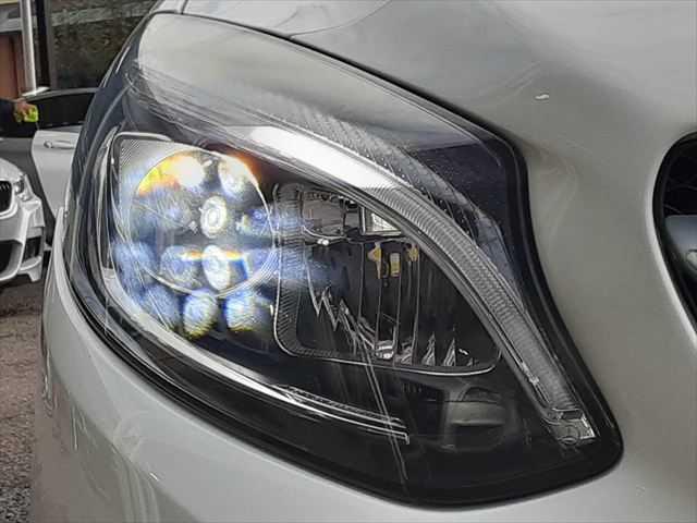 ���_�����w�b�h���C�g