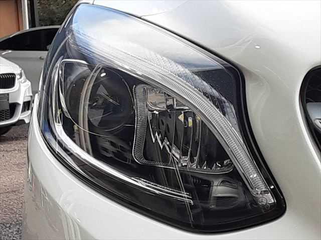 ���w�b�h���C�g