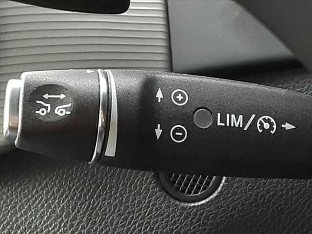 �����[�_�[�N���[�Y�R���g���[��