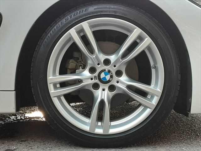 4シリーズ 420iクーペ Mスポーツ 本革シート アダプティブクルーズコントロール 純正HDDナビ バックカメラ Bluetooth 禁煙車 ディスチャージヘッドランプ シートヒーター スマートキー 純正18インチアルミホイール(29枚目)