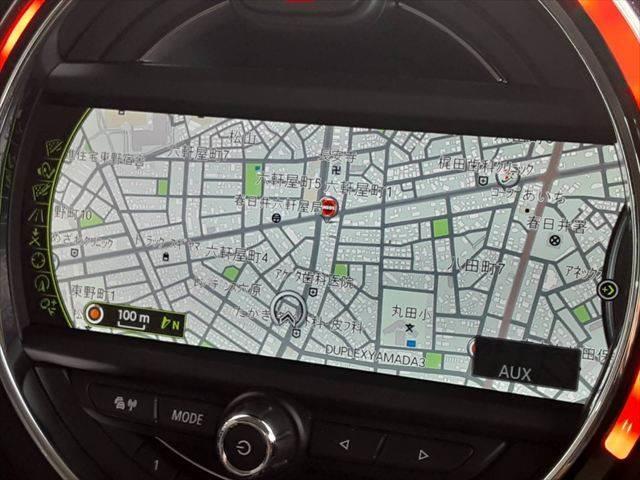 ＭＩＮＩ クーパーＳ　ペッパーパッケージ　純正ＨＤＤナビ　ＬＥＤヘッドライト　Ｂｌｕｅｔｏｏｔｈ　オートライト　禁煙車　ＭＴモード付シフト　純正１６インチアルミホイール　ミラー型ＥＴＣ　ミュージックサーバー　ＵＳＢポート（4枚目）