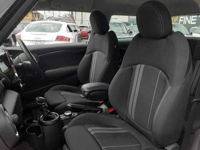 ＭＩＮＩ クーパーＳ　ペッパーパッケージ　純正ＨＤＤナビ　ＬＥＤヘッドライト　Ｂｌｕｅｔｏｏｔｈ　オートライト　禁煙車　ＭＴモード付シフト　純正１６インチアルミホイール　ミラー型ＥＴＣ　ミュージックサーバー　ＵＳＢポート（30枚目）