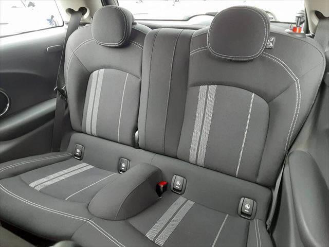 ＭＩＮＩ クーパーＳ　ペッパーパッケージ　純正ＨＤＤナビ　ＬＥＤヘッドライト　Ｂｌｕｅｔｏｏｔｈ　オートライト　禁煙車　ＭＴモード付シフト　純正１６インチアルミホイール　ミラー型ＥＴＣ　ミュージックサーバー　ＵＳＢポート（31枚目）