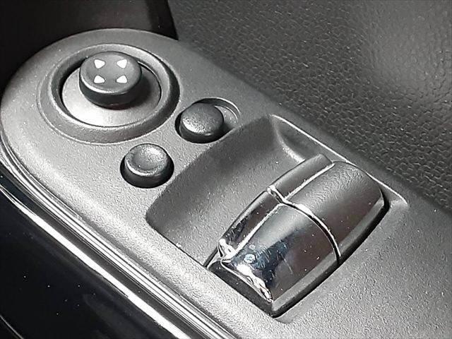ＭＩＮＩ クーパーＳ　ペッパーパッケージ　純正ＨＤＤナビ　ＬＥＤヘッドライト　Ｂｌｕｅｔｏｏｔｈ　オートライト　禁煙車　ＭＴモード付シフト　純正１６インチアルミホイール　ミラー型ＥＴＣ　ミュージックサーバー　ＵＳＢポート（38枚目）