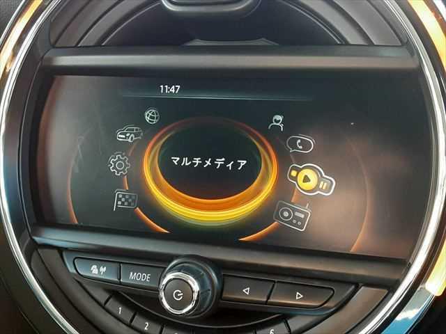 ＭＩＮＩ ワン　フェイバリットスタイル　クールパッケージ　純正ＨＤＤナビ　Ｂｌｕｅｔｏｏｔｈ　純正１５インチアルミホイール　禁煙車　Ｂｌｕｅｔｏｏｔｈ　キーレスエントリー　ＭＴモード付オートマチックシフト（5枚目）