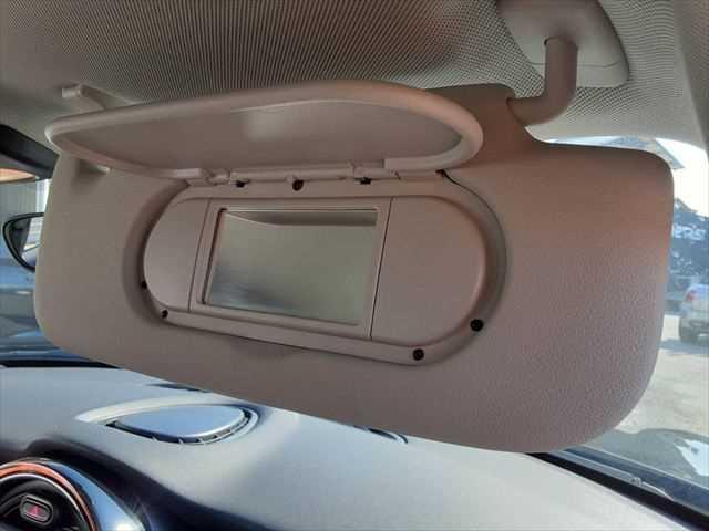 ＭＩＮＩ ワン　フェイバリットスタイル　クールパッケージ　純正ＨＤＤナビ　Ｂｌｕｅｔｏｏｔｈ　純正１５インチアルミホイール　禁煙車　Ｂｌｕｅｔｏｏｔｈ　キーレスエントリー　ＭＴモード付オートマチックシフト（43枚目）