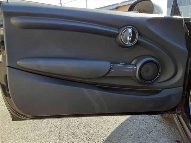 ＭＩＮＩ ワン　フェイバリットスタイル　クールパッケージ　純正ＨＤＤナビ　Ｂｌｕｅｔｏｏｔｈ　純正１５インチアルミホイール　禁煙車　Ｂｌｕｅｔｏｏｔｈ　キーレスエントリー　ＭＴモード付オートマチックシフト（52枚目）