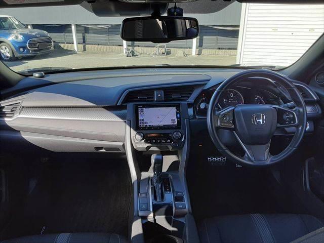 ���C���p�l����