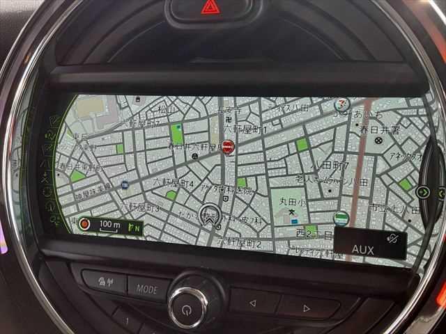 ＭＩＮＩ クーパーＤ　ペッパーＰＫＧ　スマートキー　ＬＥＤヘッドライト　バックカメラ　障害物センサー　禁煙車　純正ＨＤＤナビ　Ｂｌｕｅｔｏｏｔｈ　ＥＴＣ　純正１５インチアルミホイール　ＭＴモード付　盗難防止装置（4枚目）