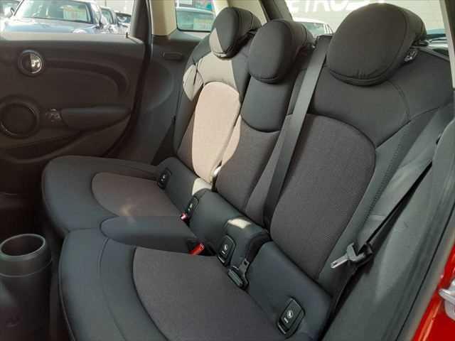 ＭＩＮＩ クーパーＤ　ペッパーＰＫＧ　スマートキー　ＬＥＤヘッドライト　バックカメラ　障害物センサー　禁煙車　純正ＨＤＤナビ　Ｂｌｕｅｔｏｏｔｈ　ＥＴＣ　純正１５インチアルミホイール　ＭＴモード付　盗難防止装置（22枚目）