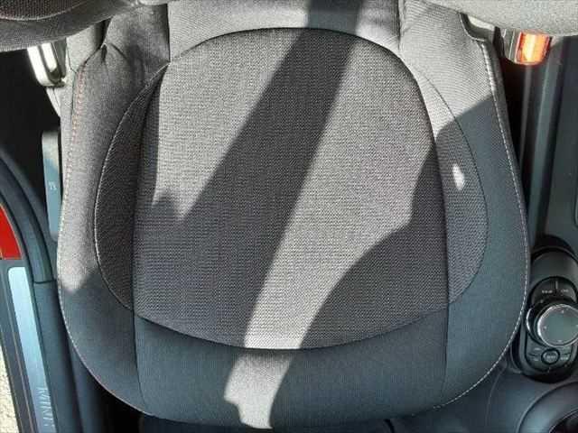 ＭＩＮＩ クーパーＤ　ペッパーＰＫＧ　スマートキー　ＬＥＤヘッドライト　バックカメラ　障害物センサー　禁煙車　純正ＨＤＤナビ　Ｂｌｕｅｔｏｏｔｈ　ＥＴＣ　純正１５インチアルミホイール　ＭＴモード付　盗難防止装置（43枚目）