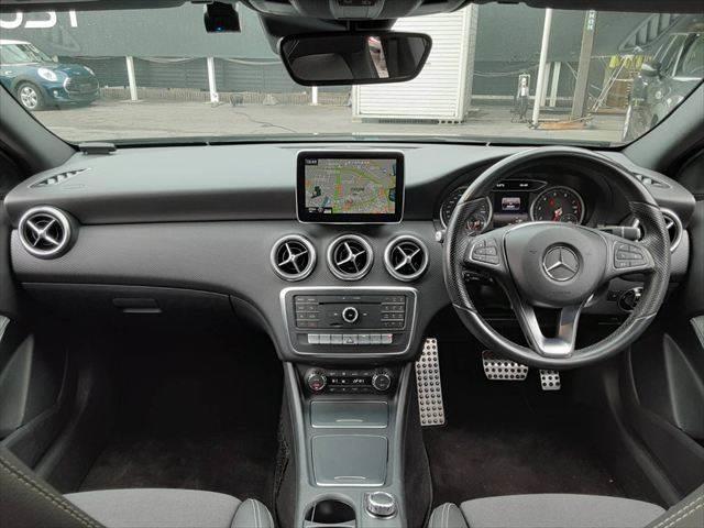 ���C���p�l����