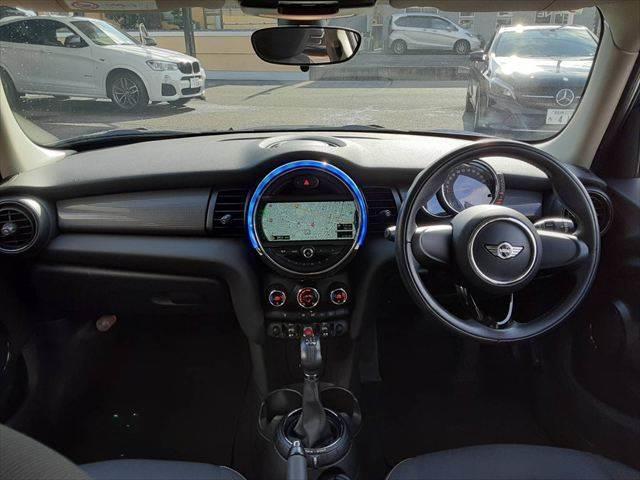 ���C���p�l����