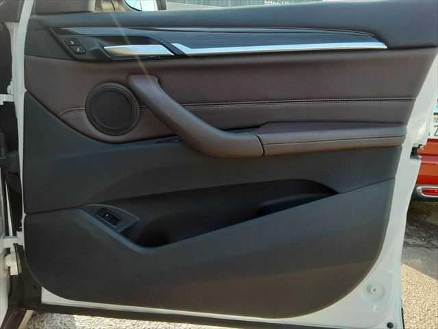 ���h�A�g����