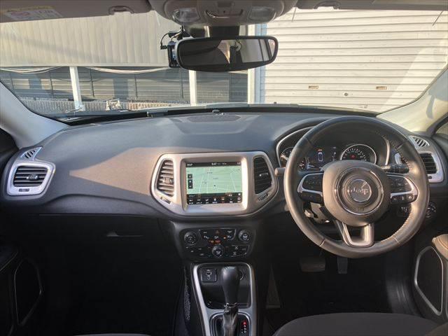 ���C���p�l����